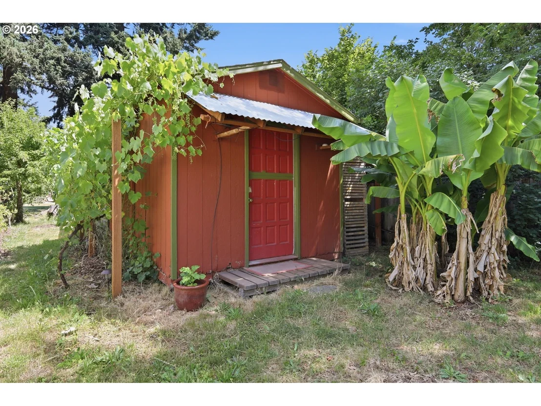 Photo of 605 KOURT DR