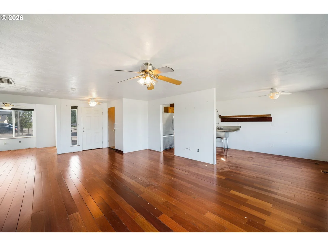 Photo of 668 EGRET AVE