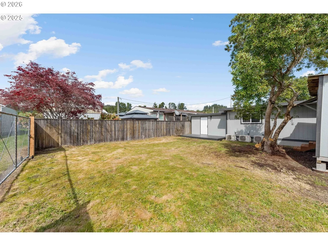 Photo of 165 N 15TH ST