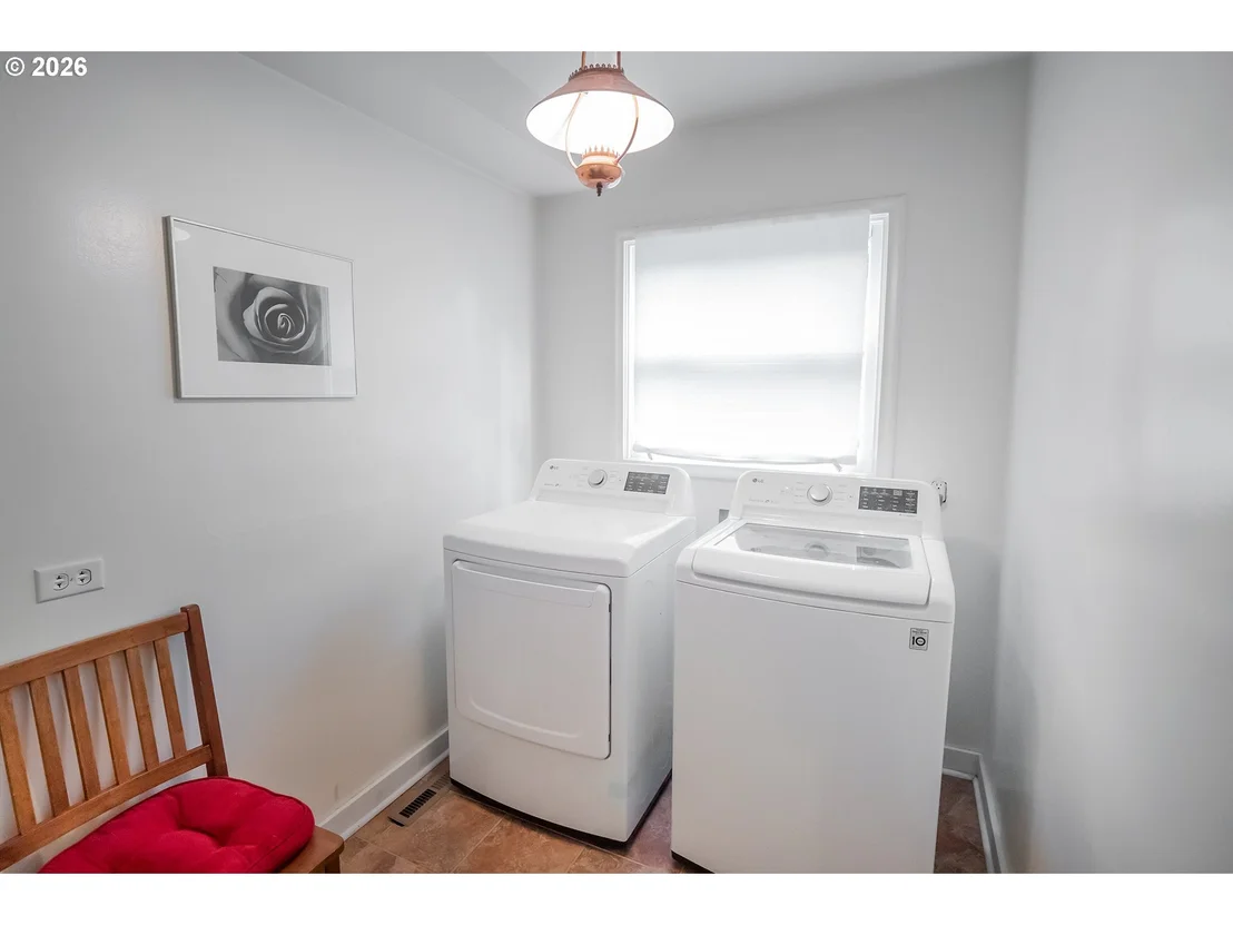 Photo of 541 W 21ST AVE