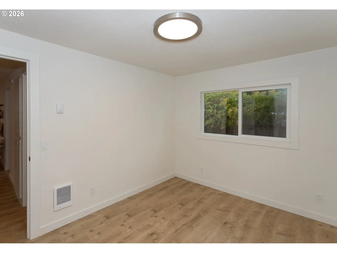 Photo of 395 E 46TH AVE