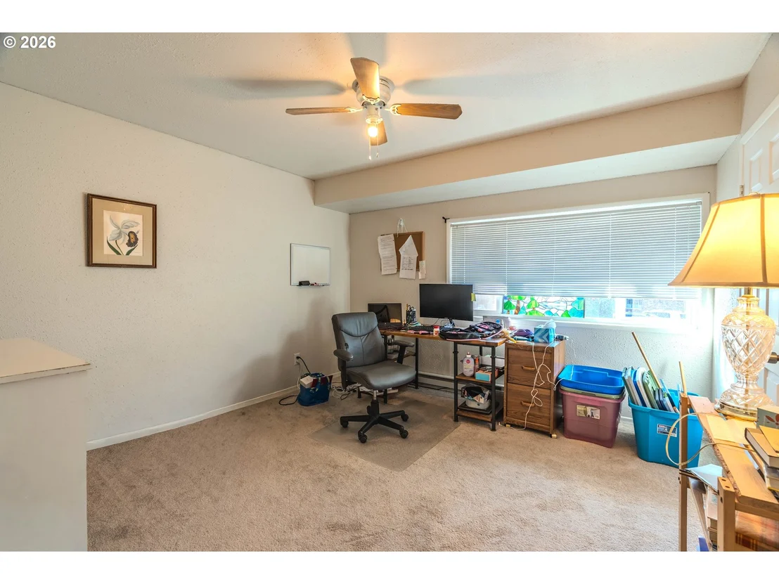 Photo of 1802 NE HOGAN DR