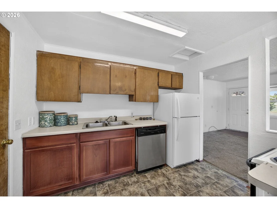 Photo of 1025 N LAKE RD