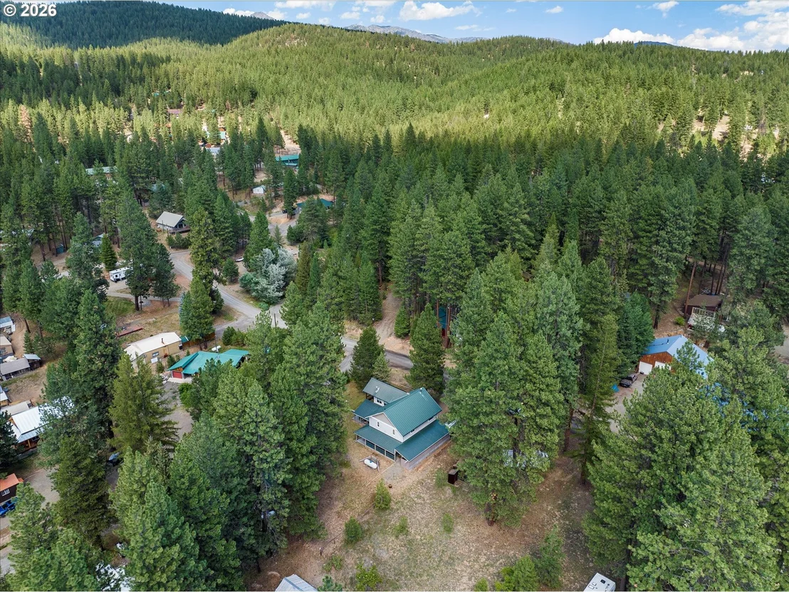 Photo of 395 BONANZA ST