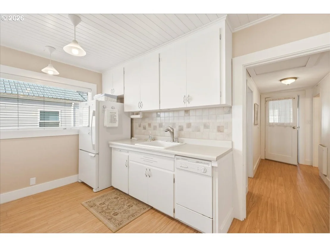 Photo of 210 CYPRESS AVE