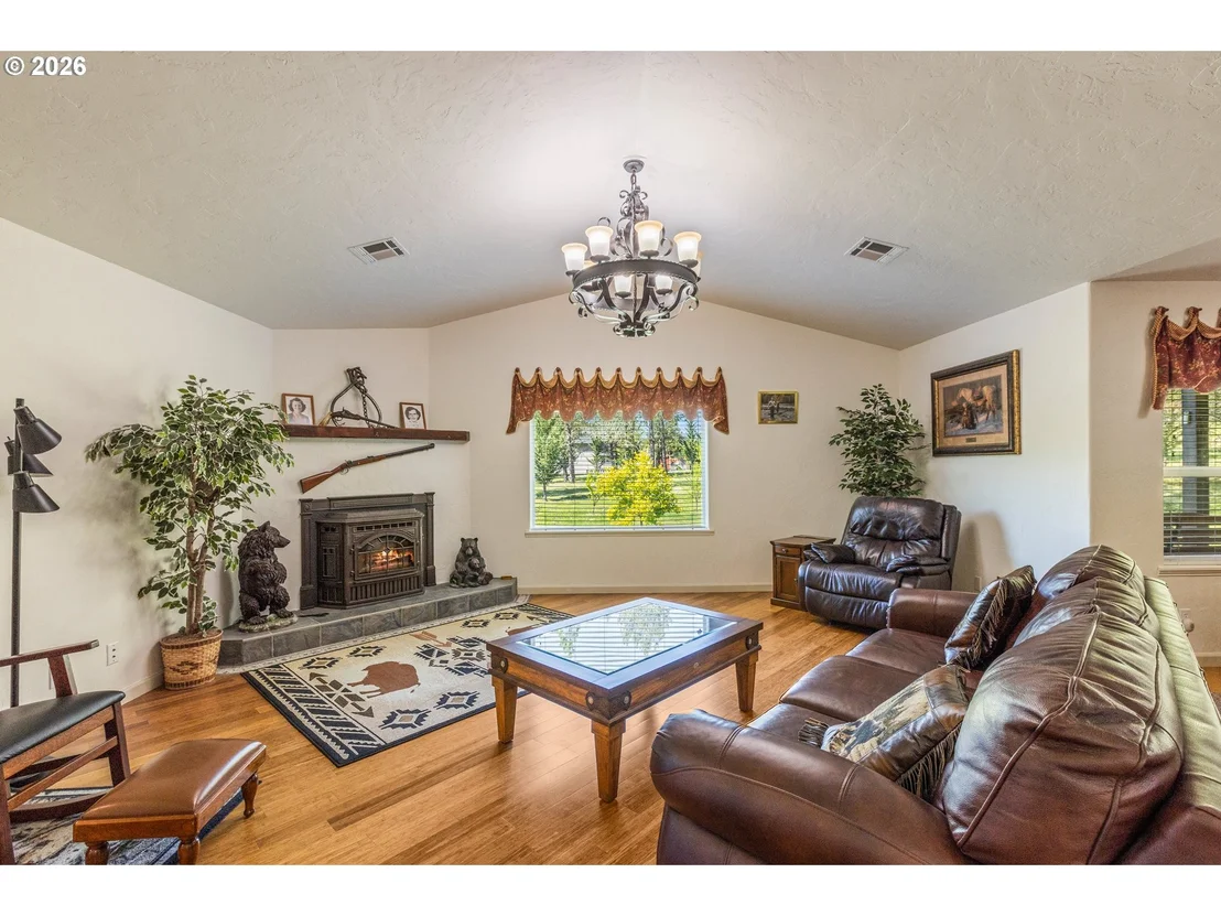 Photo of 757 ECHO DR
