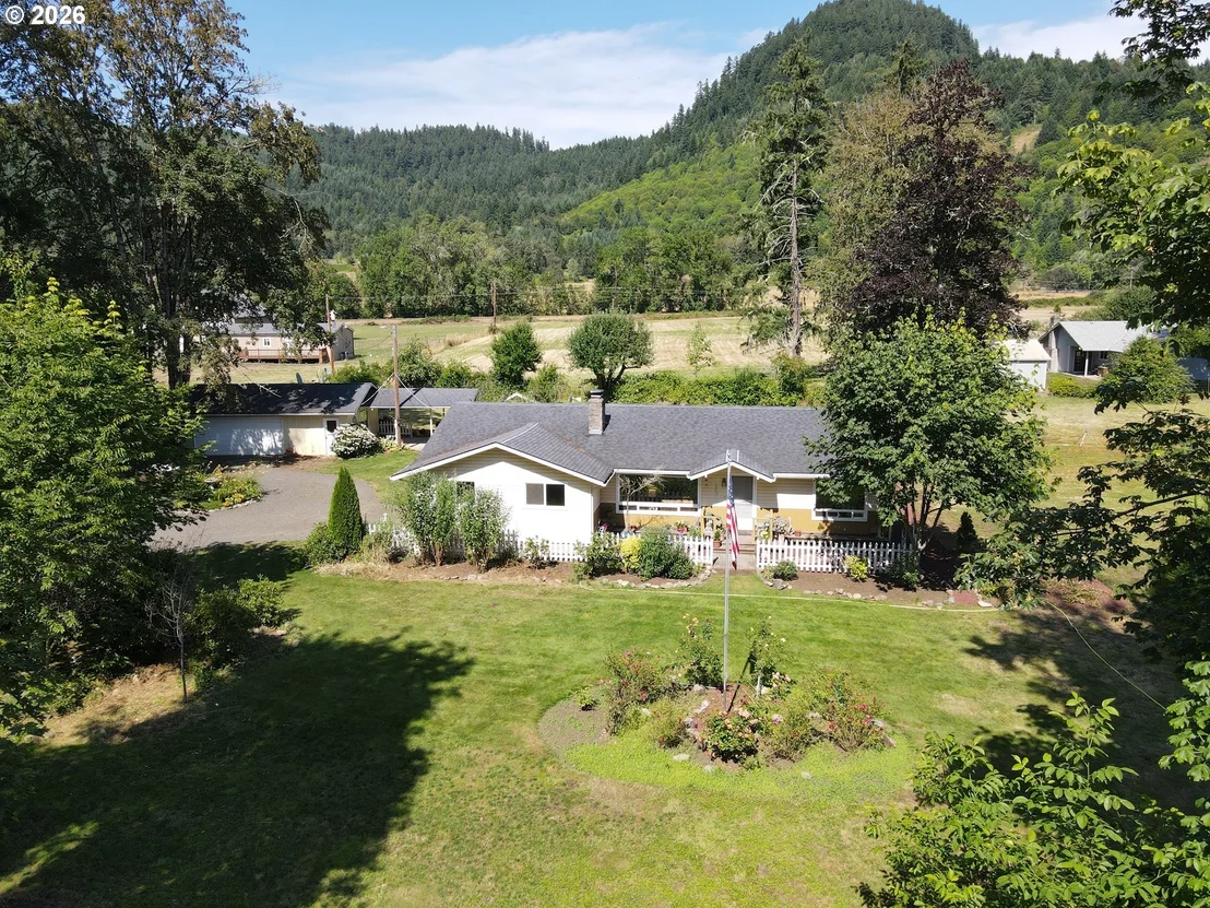 Photo of 36991 ROW RIVER RD