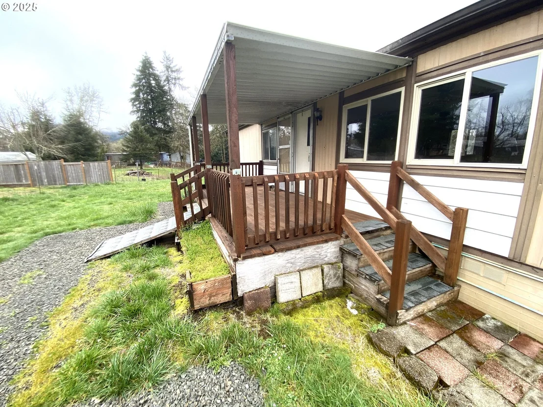Photo of 92020 MAPLE LN