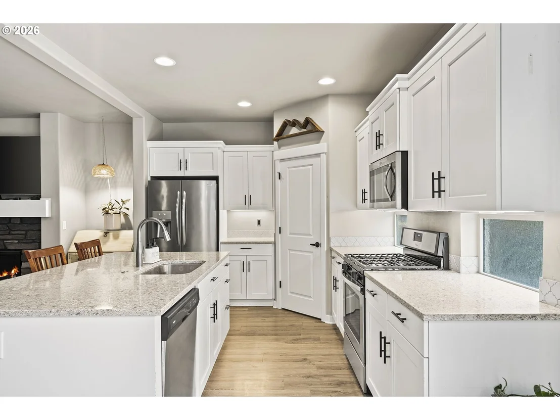 Photo of 60439 HEDGEWOOD LN