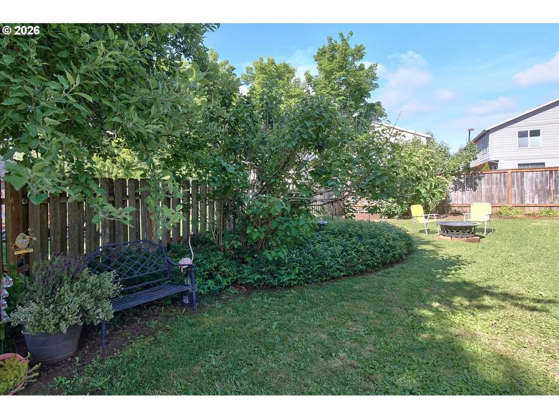 Photo of 469 HARRIS LN