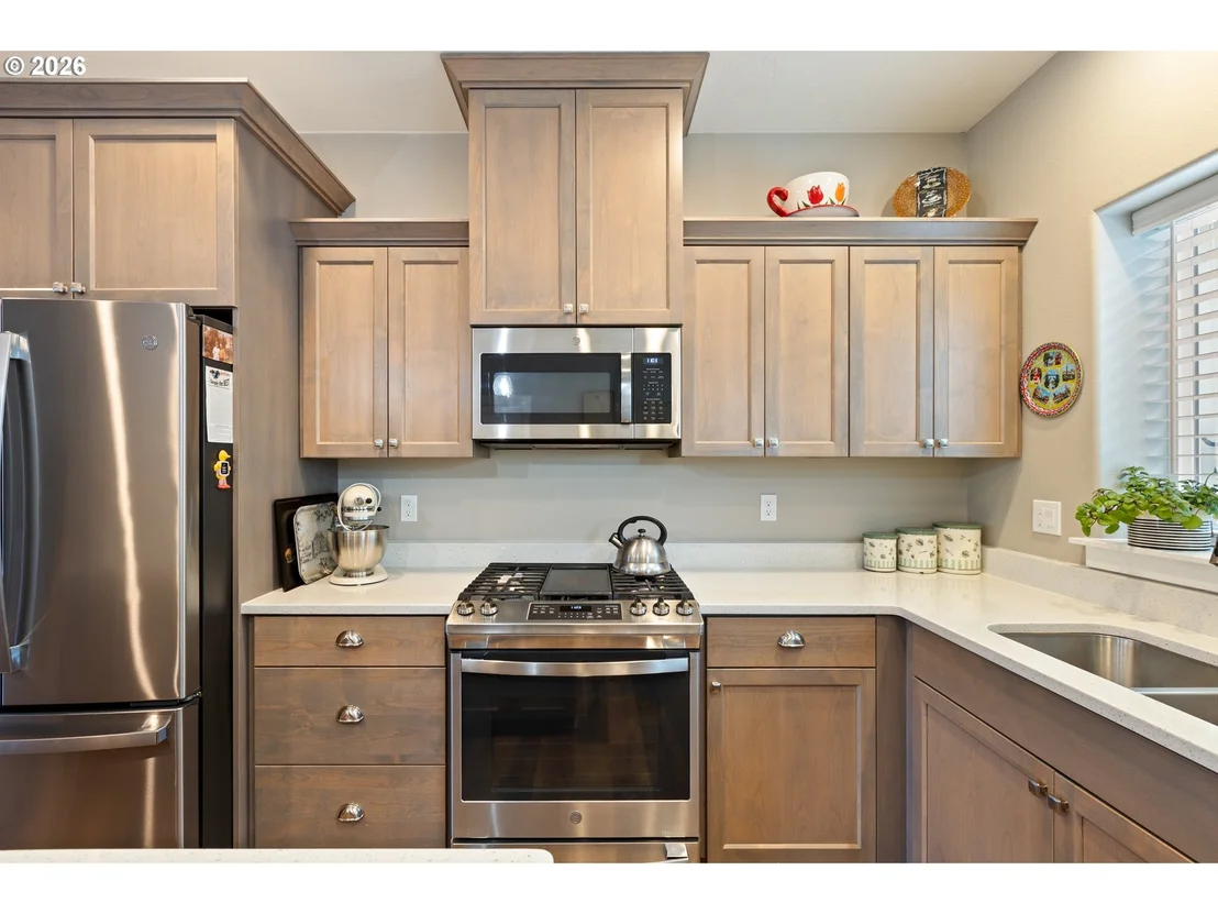 Photo of 582 FAIRWAY ESTATES DR
