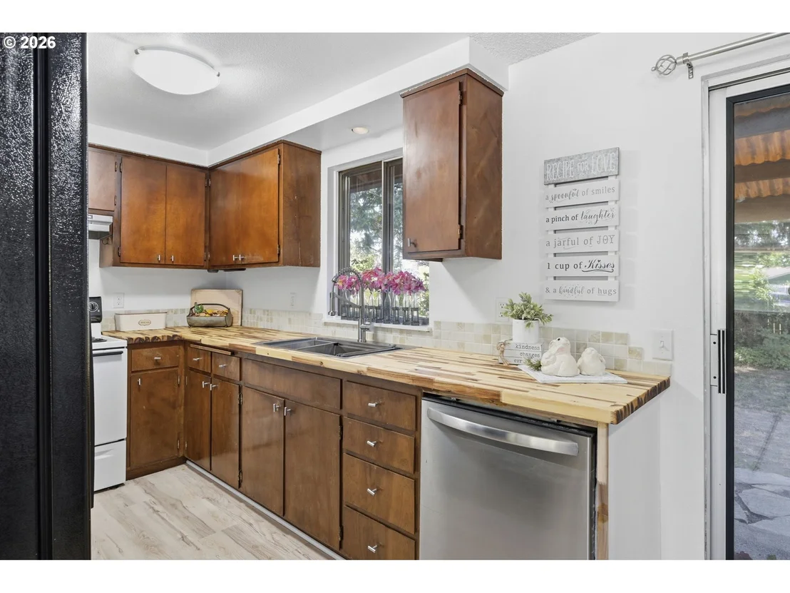 Photo of 2250 W IRWIN WAY