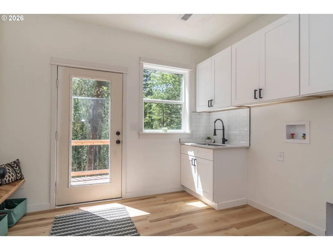 Photo of 492 TERRACE DR