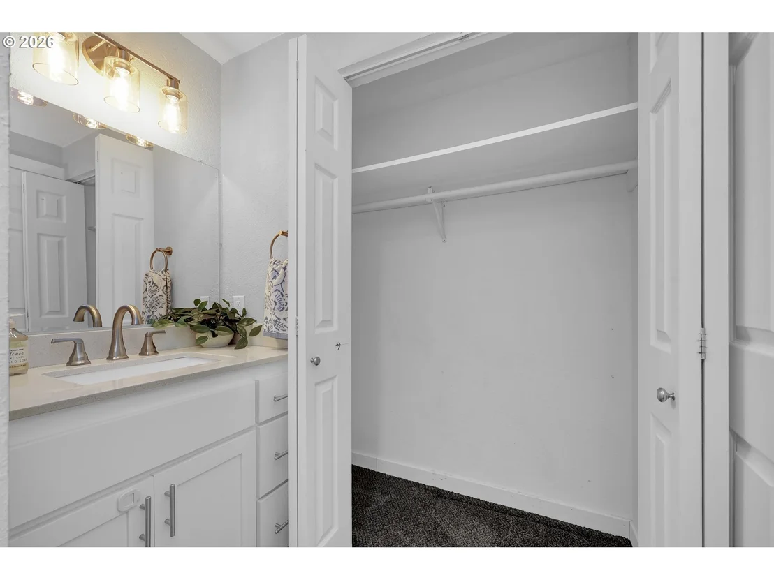 Photo of 326 38TH PL