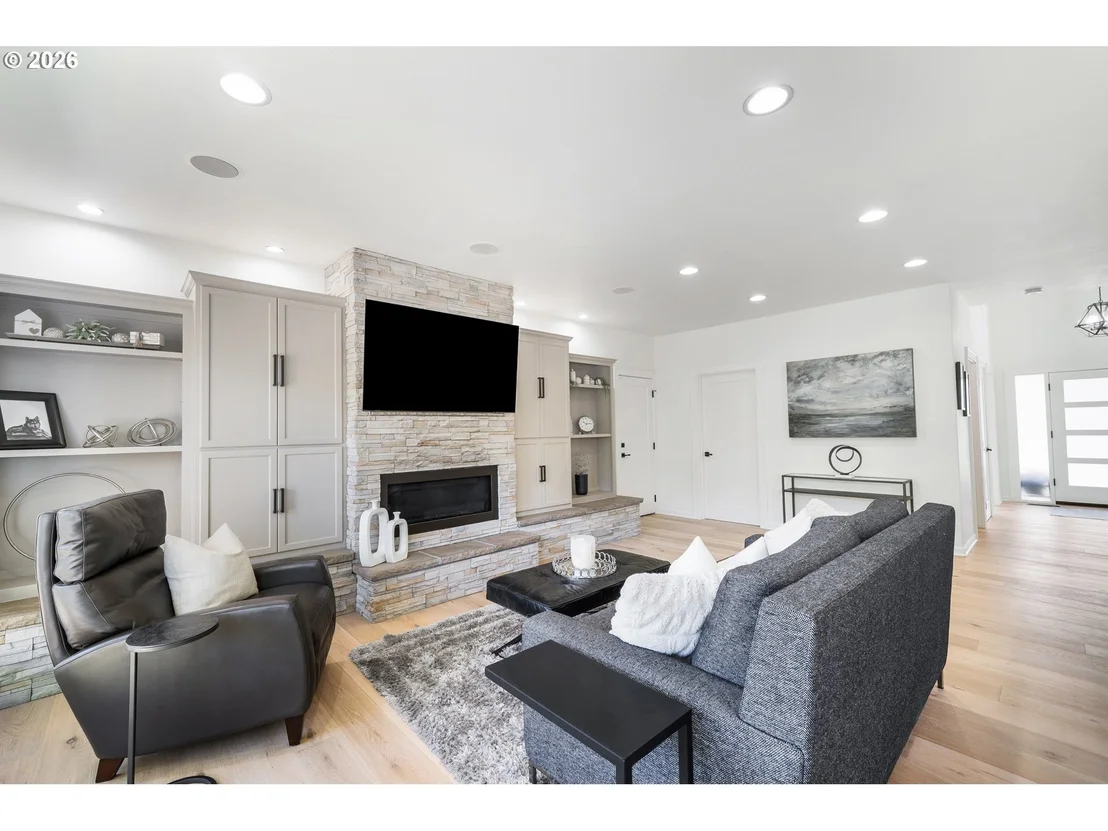 Photo of 673 SHORELINE WAY