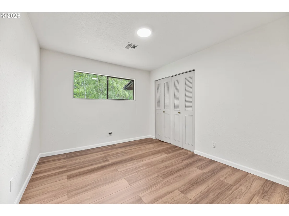 Photo of 135 ROLLING HILLS DR