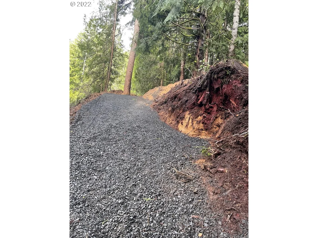 Photo of Unit 05600 at LEVAGE DR