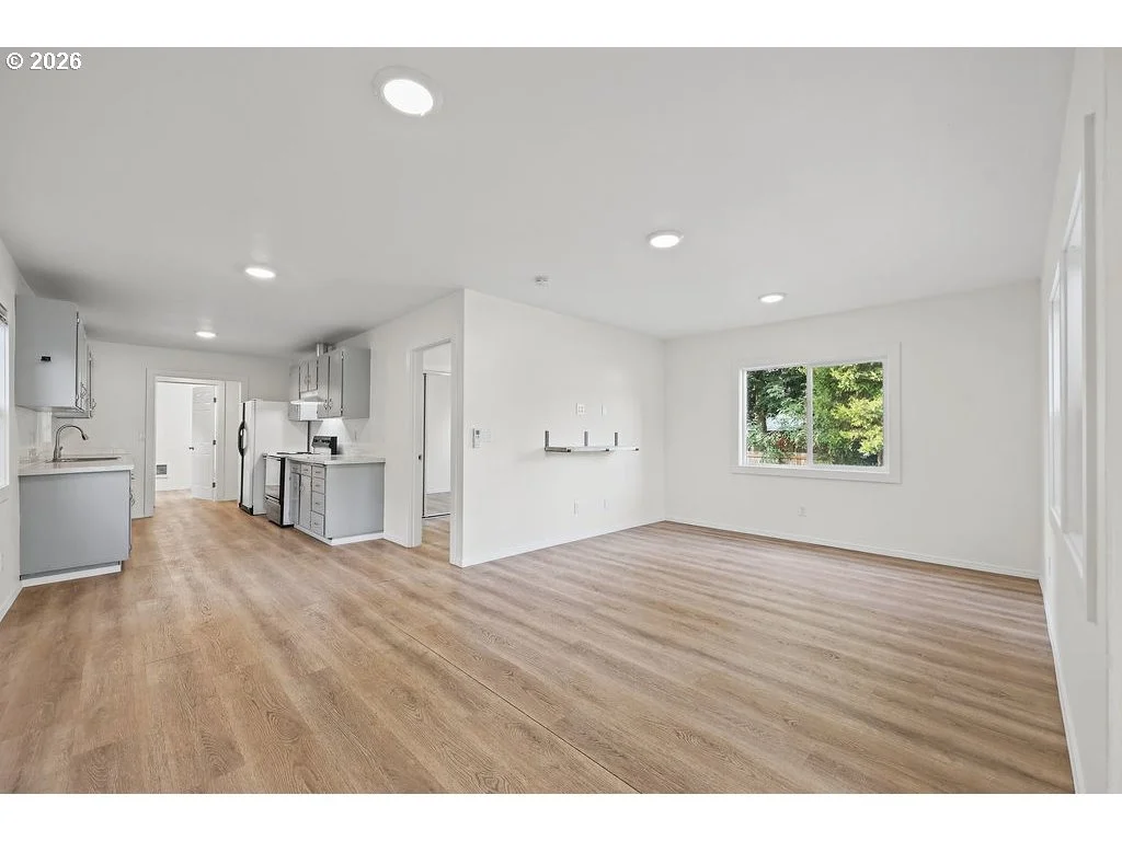 Photo of 140 HANSEN LN
