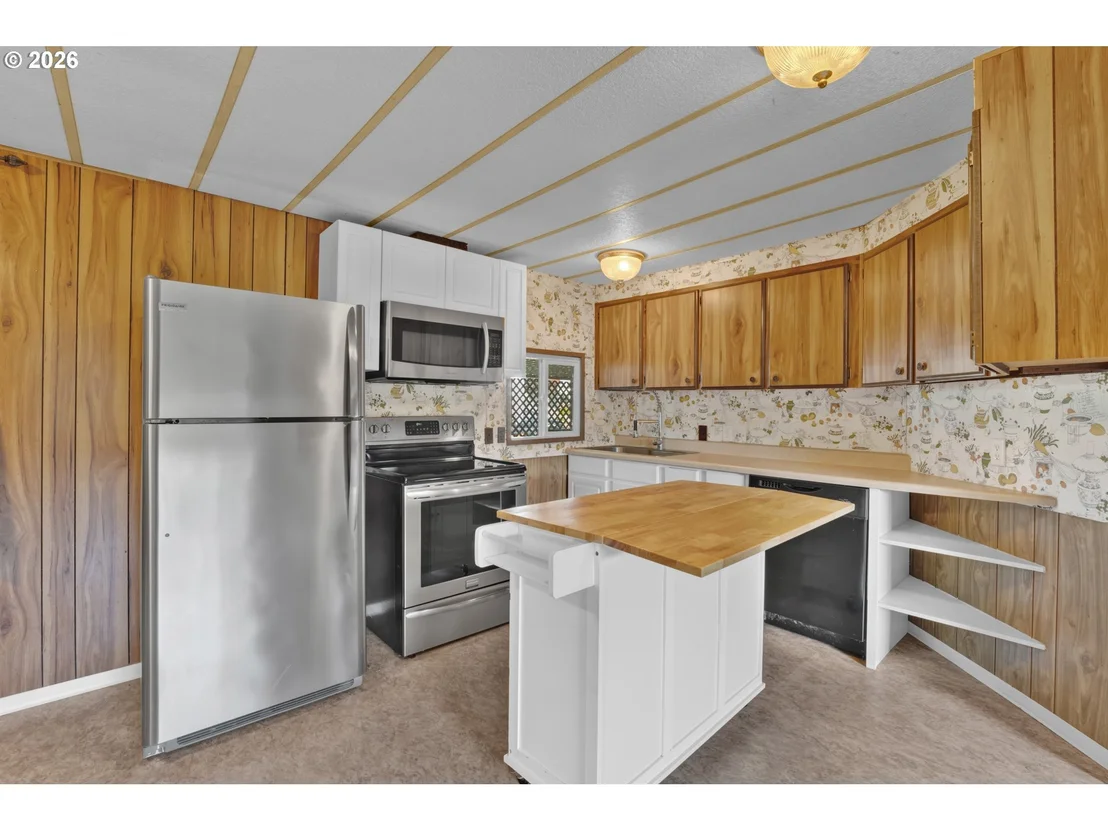 Photo of 231 CRESWOOD DR