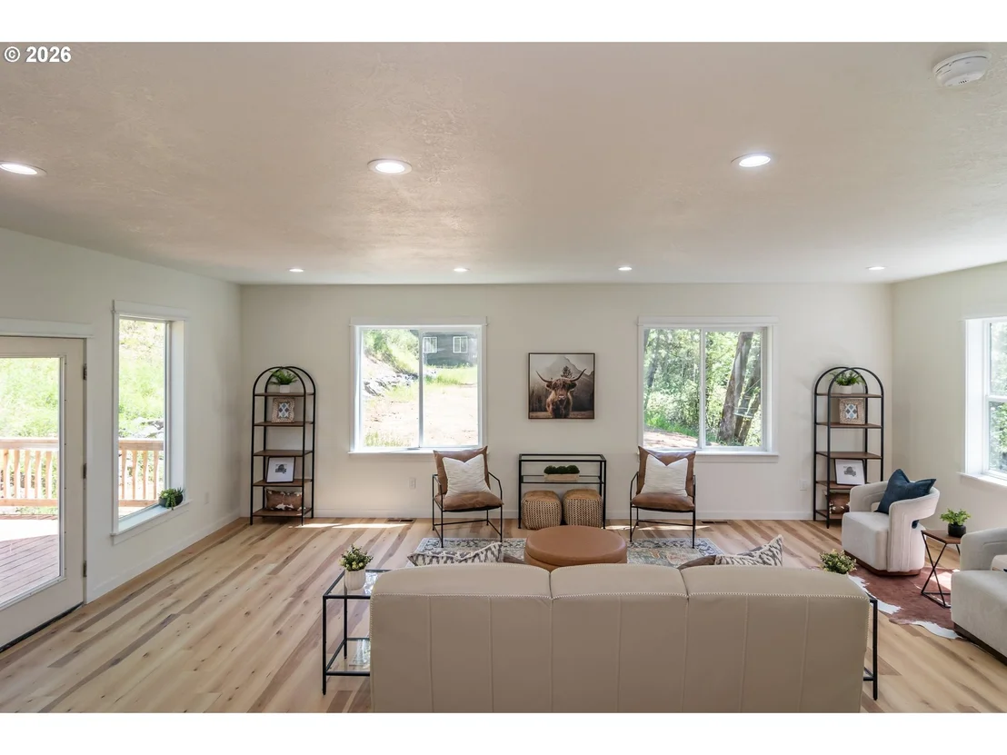 Photo of 492 TERRACE DR