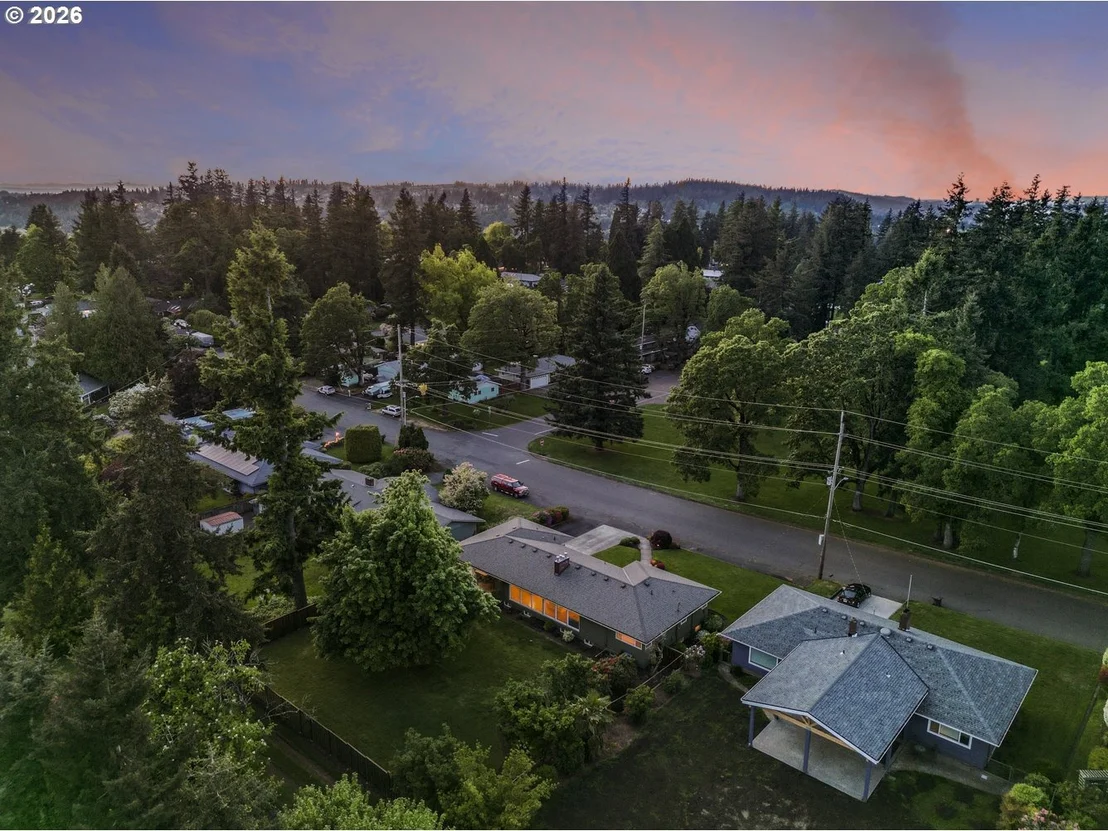 Photo of 230 PARK DR