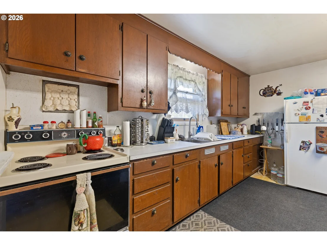 Photo of 311 SE GRAPE AVE