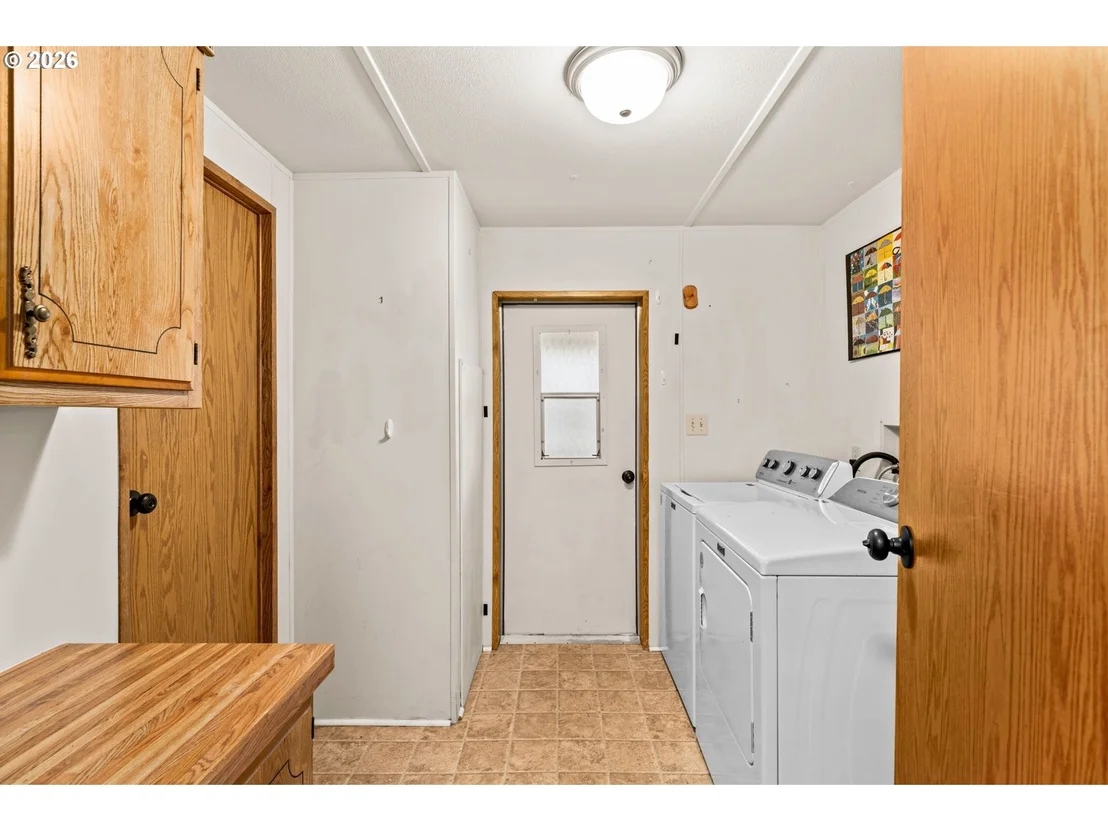 Photo of Unit 208 at 1400 CANDLELIGHT DR