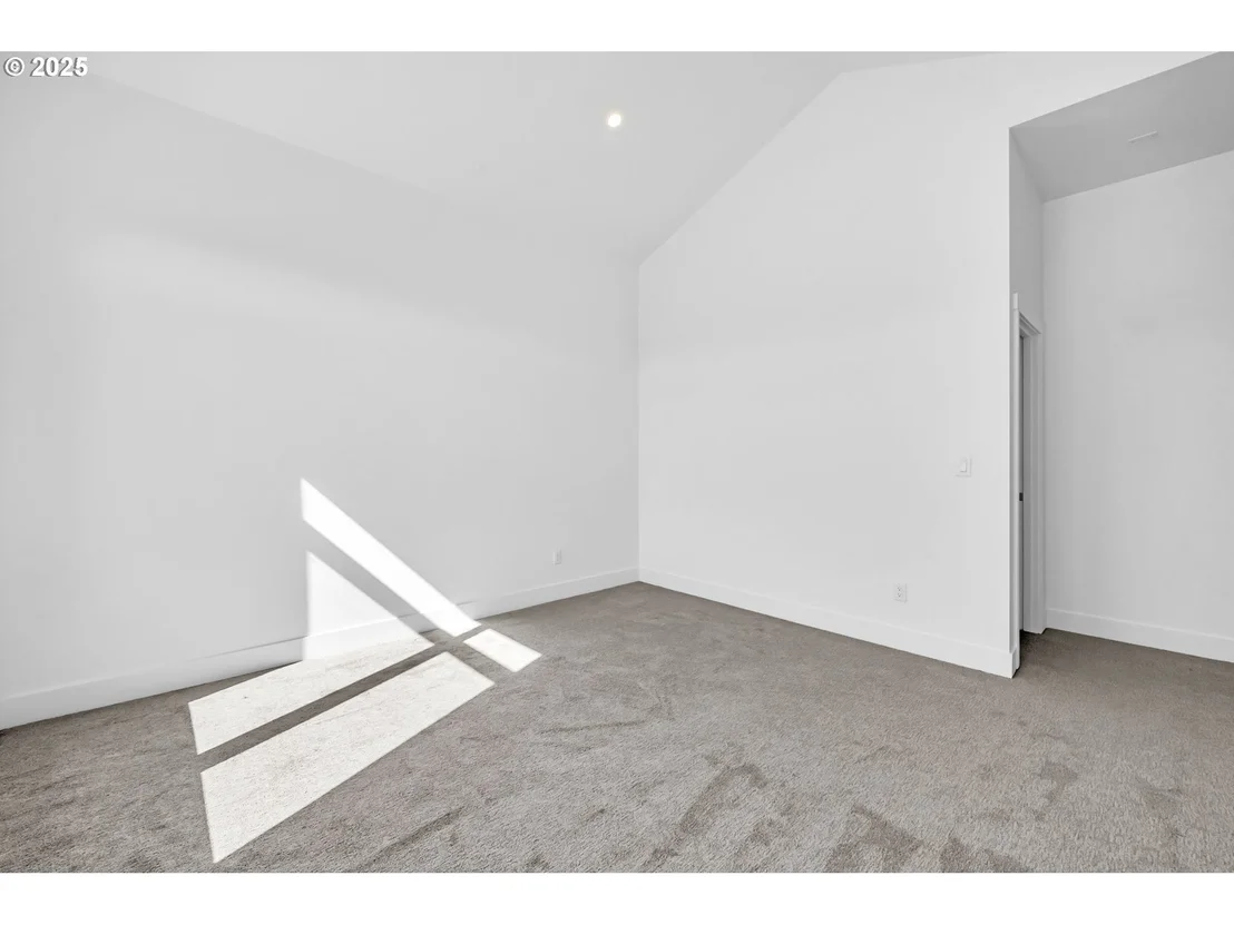 Photo of 193 E 20TH AVE