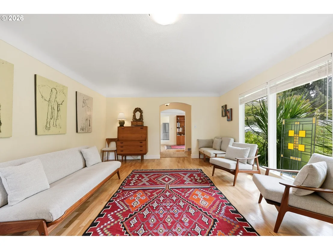 Photo of 595 DARTMOOR DR