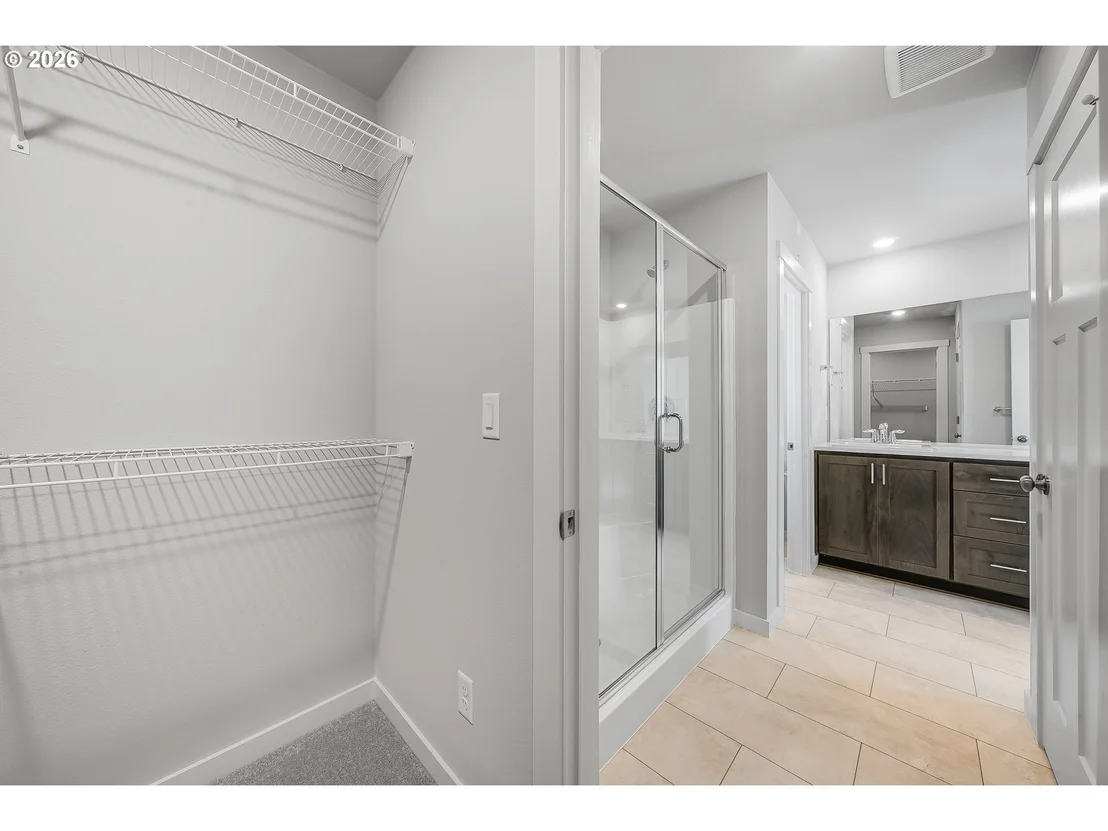 Photo of 955 Legacy ST
