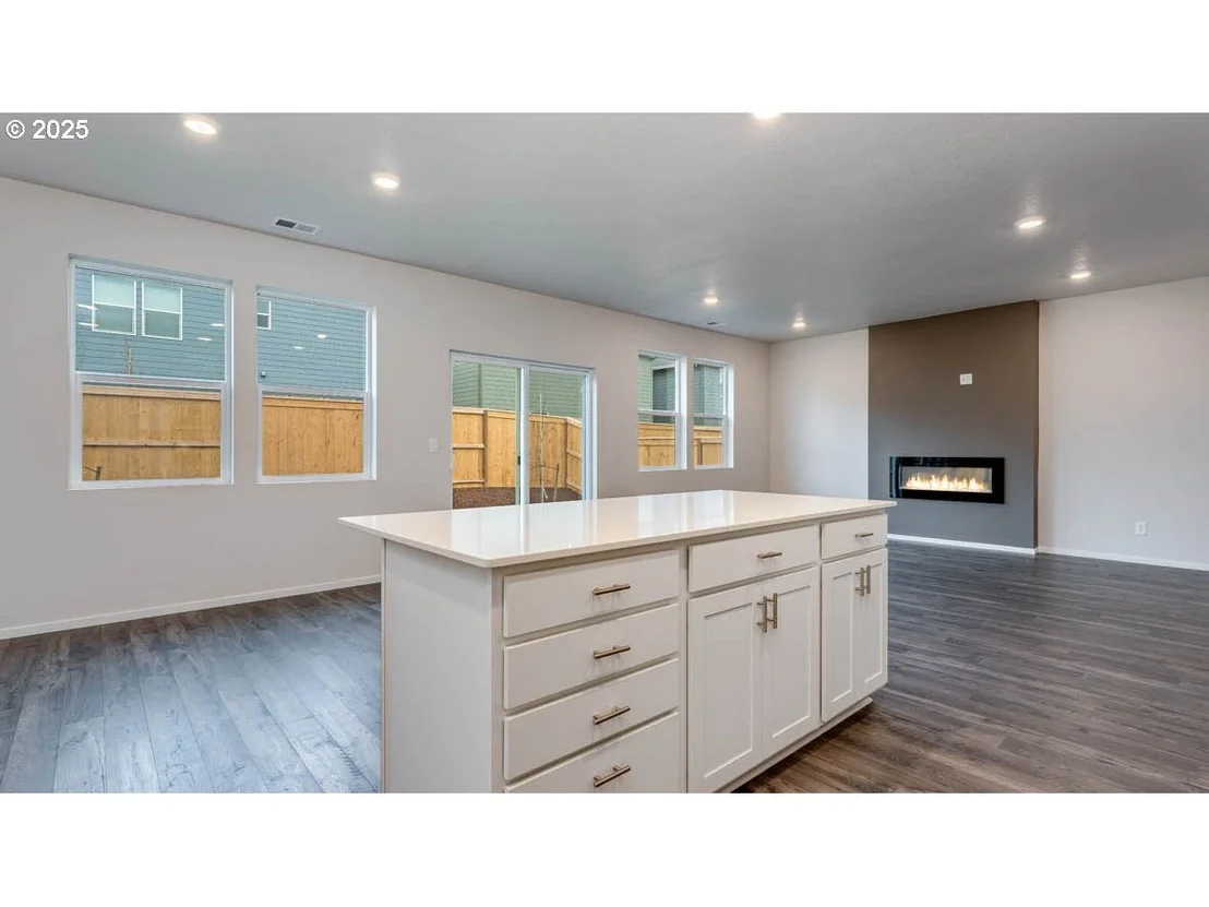 Photo of 4969 Dilling AVE NE