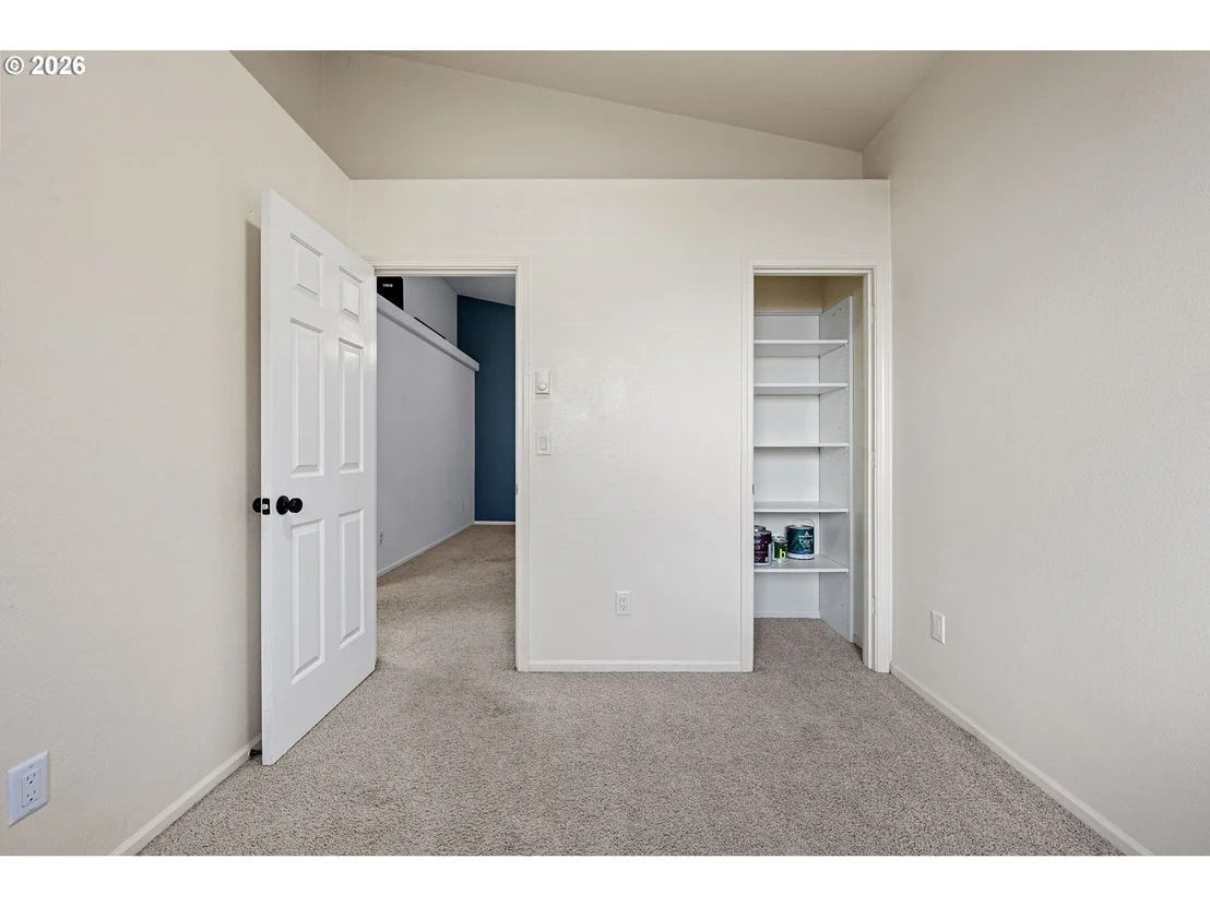 Photo of 850 E BENJAMIN AVE