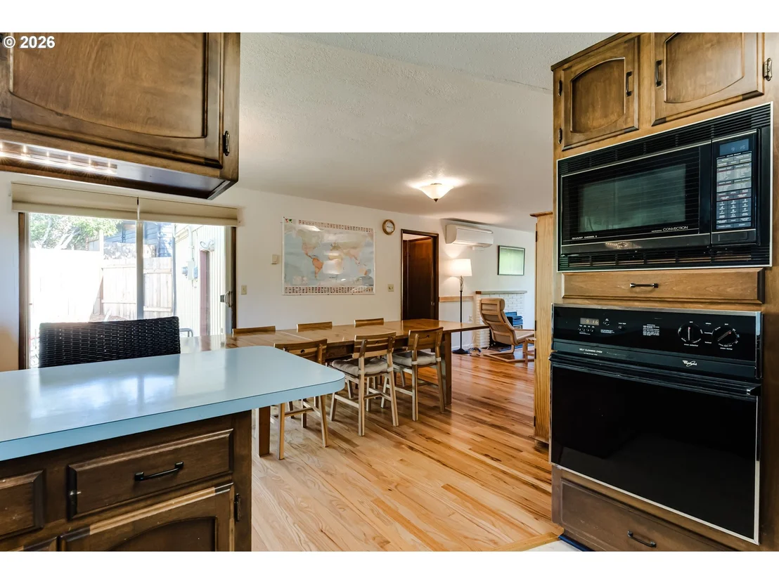 Photo of 450 W 28TH AVE
