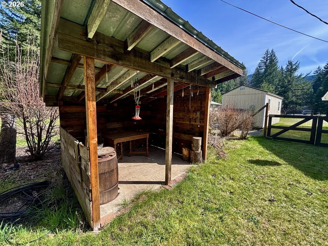 Photo of 55433 MCKENZIE HWY