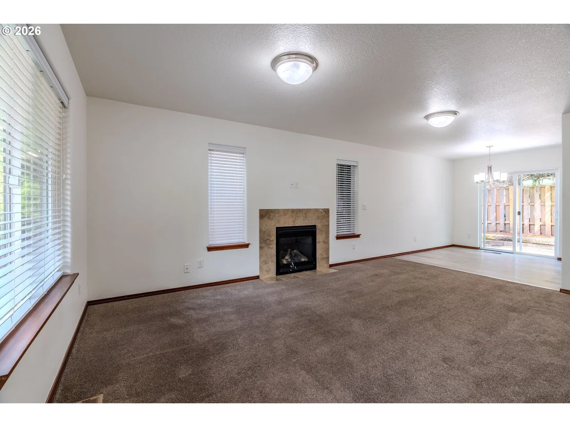 Photo of 2013 NW BELLA VISTA DR