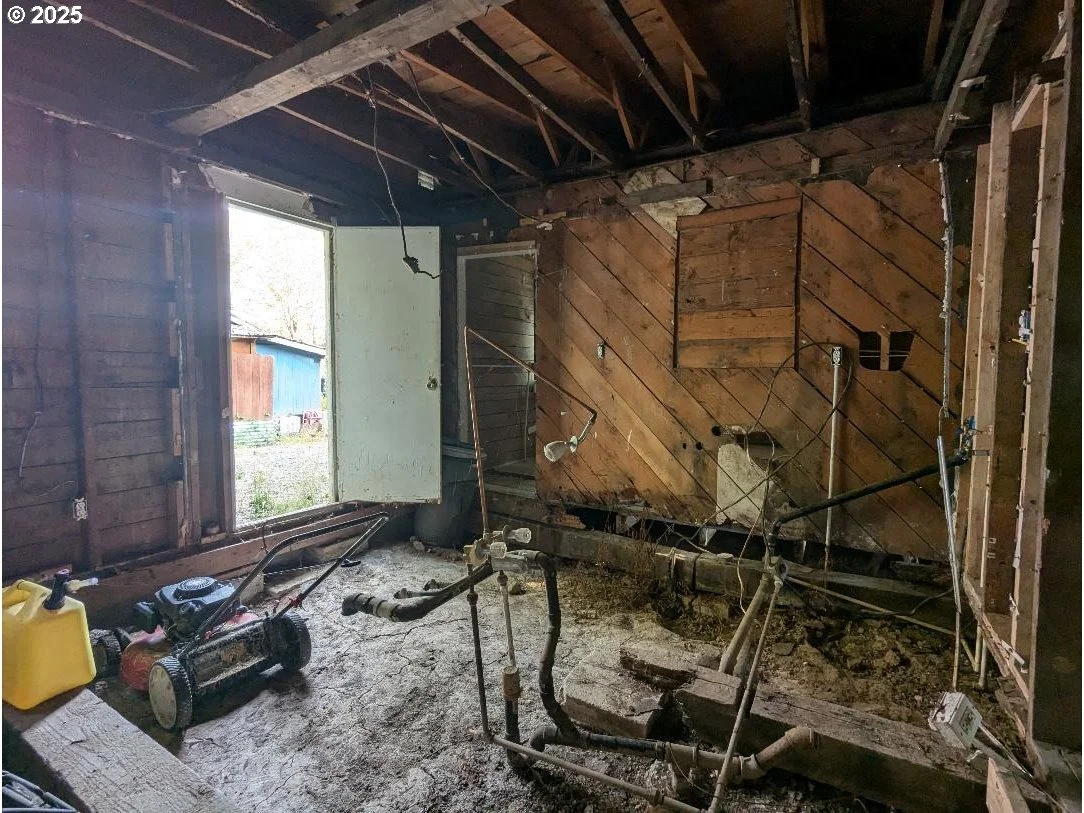 Photo of 48391 ROBERTS RD