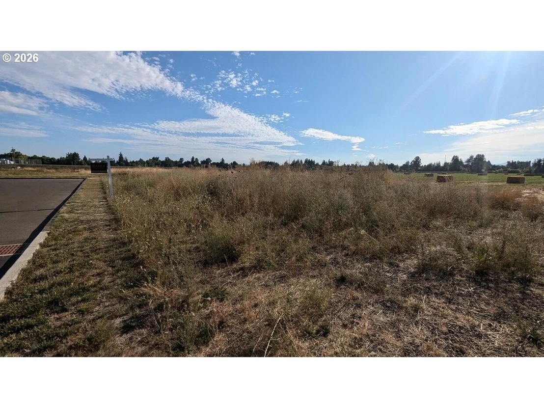 Photo of 585 AIRPORT RD