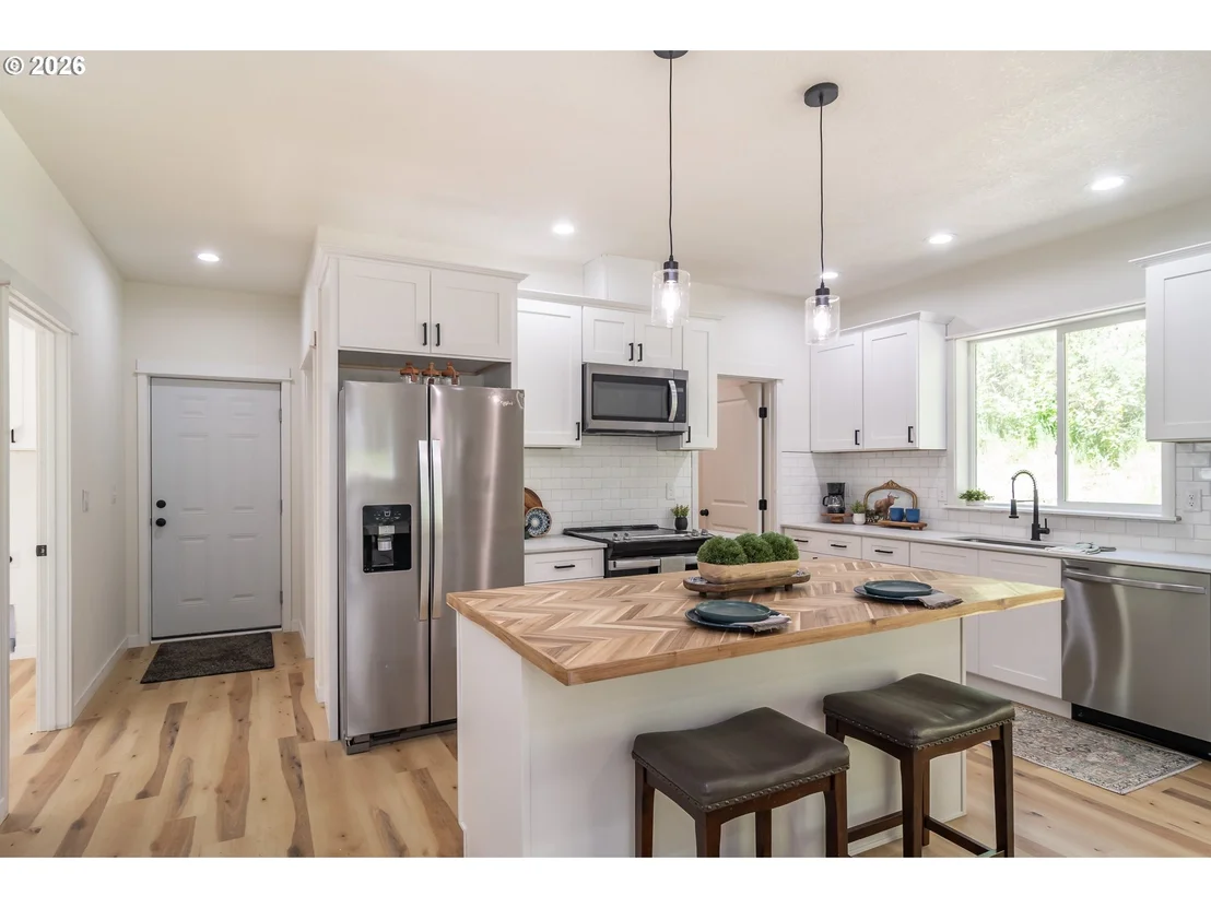 Photo of 492 TERRACE DR