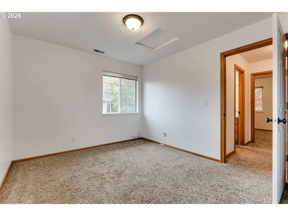 Photo of 555 HOLLYHOCK LN