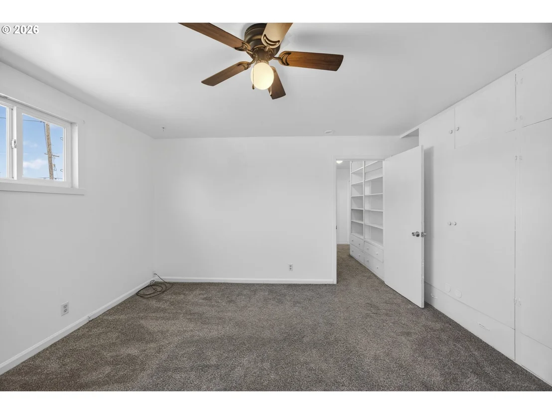 Photo of 1025 N LAKE RD