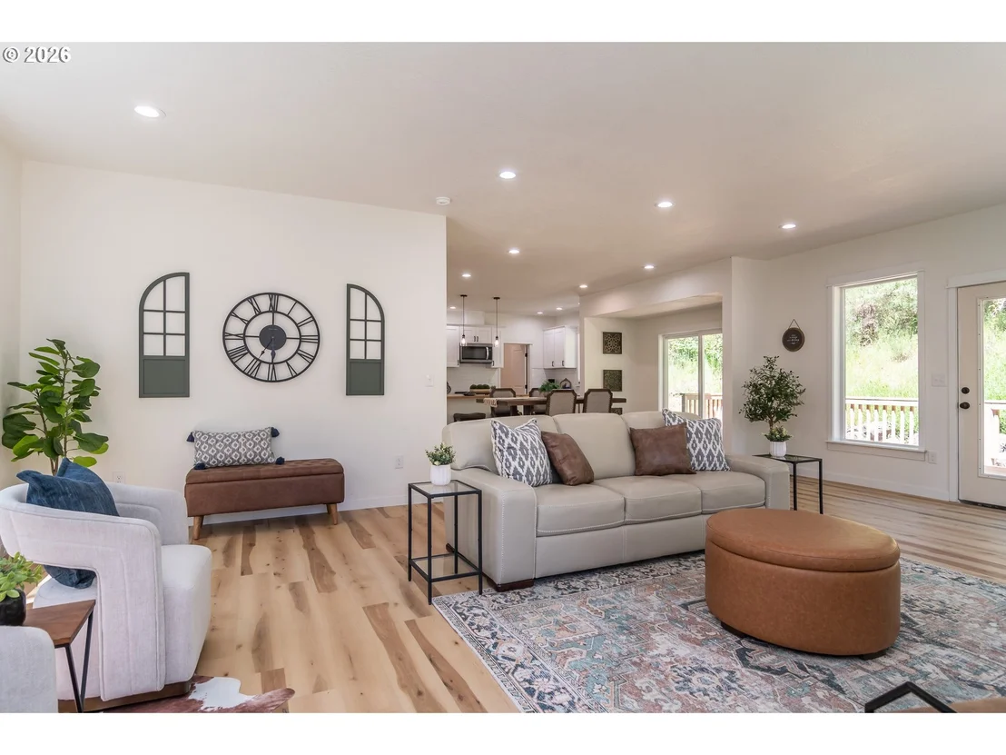 Photo of 492 TERRACE DR