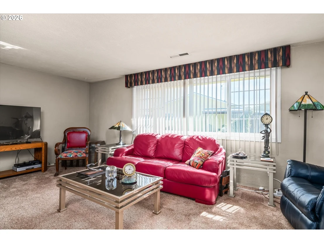 Photo of 32120 COBURG BOTTOM LOOP RD