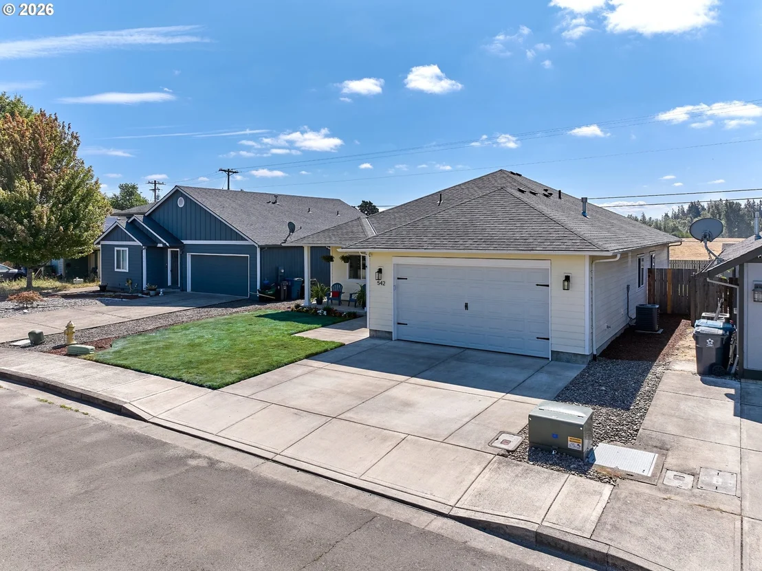 Photo of 542 E ELM LOOP