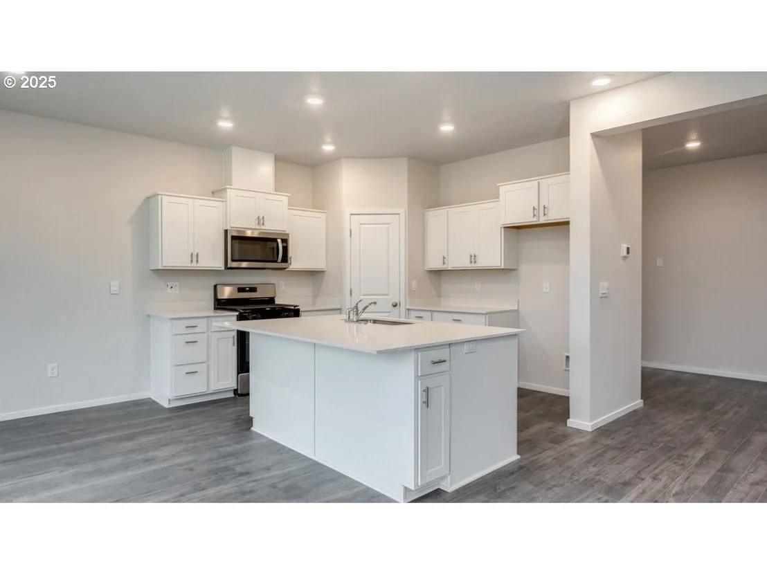 Photo of 447 Pietro ST NE