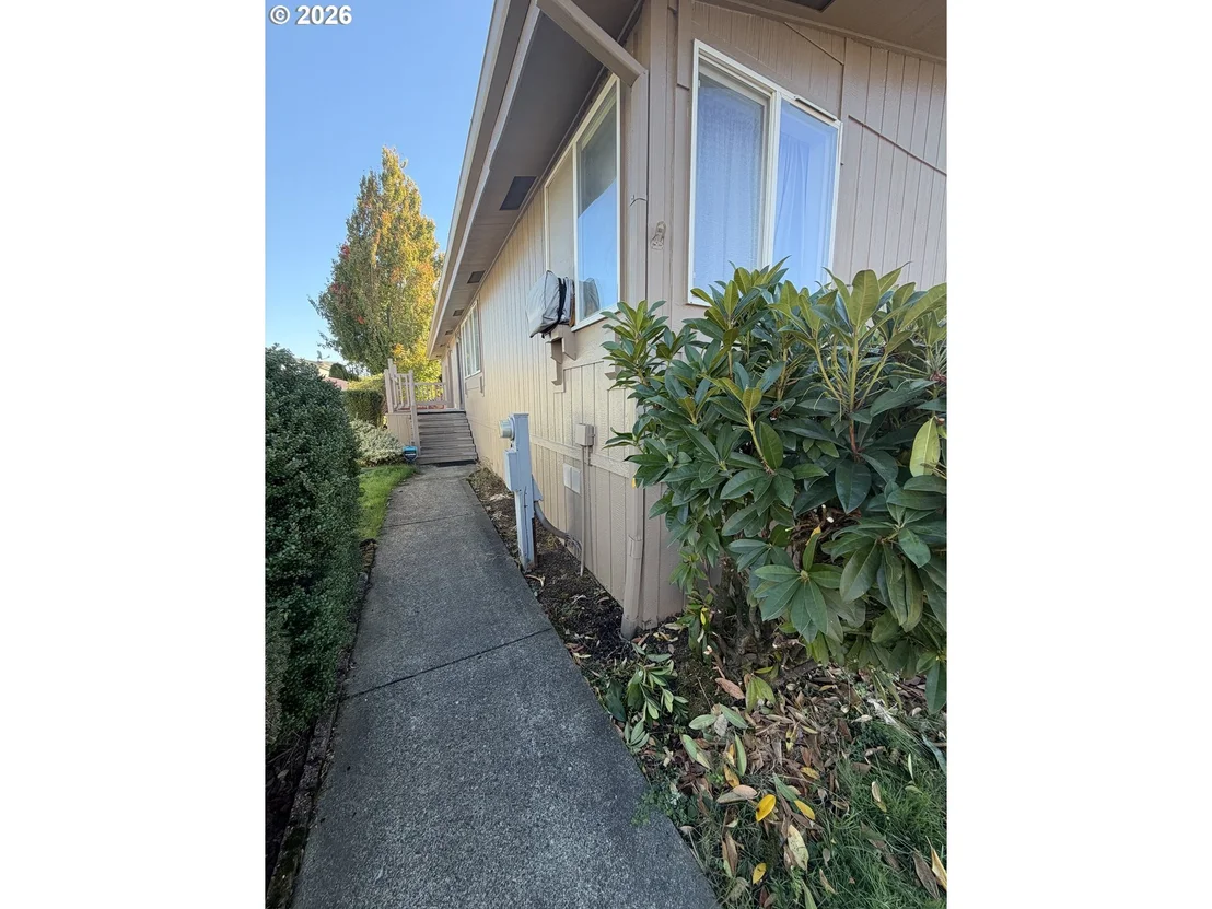 Photo of Unit 89 at 1949 SE Palmquist RD