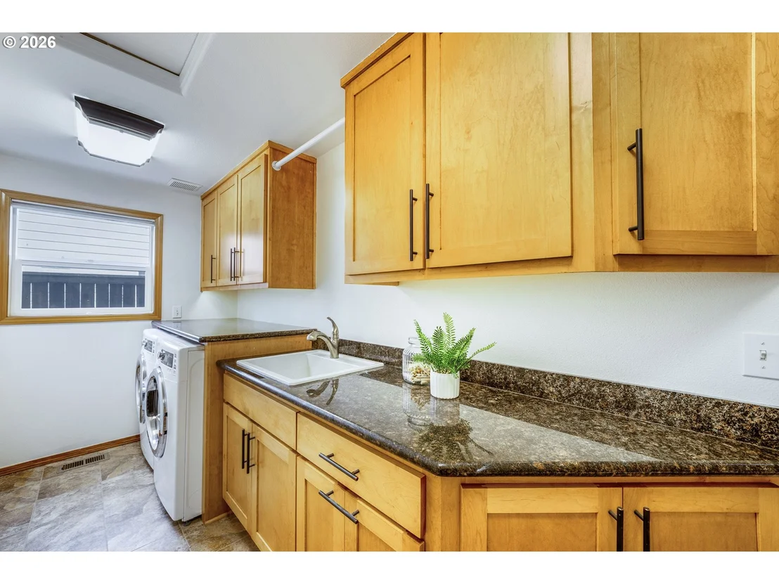 Photo of 529 SWEETWATER LN