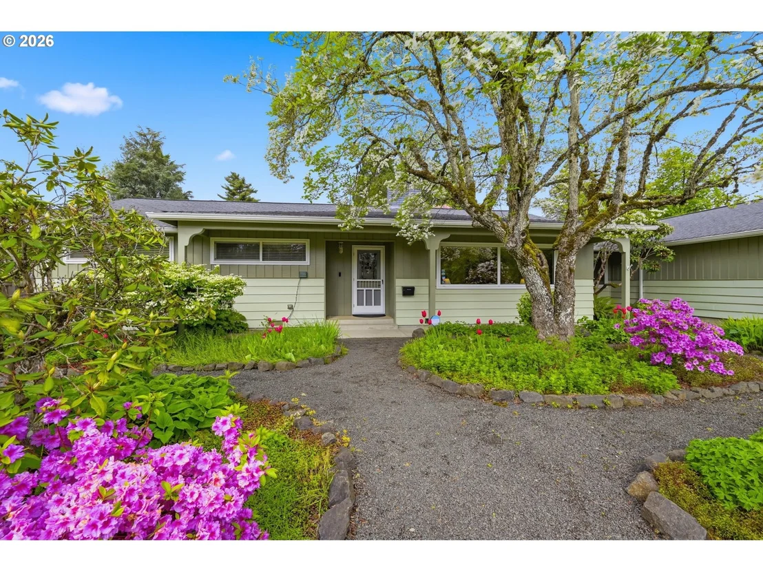 Photo of 394 CHERRY DR