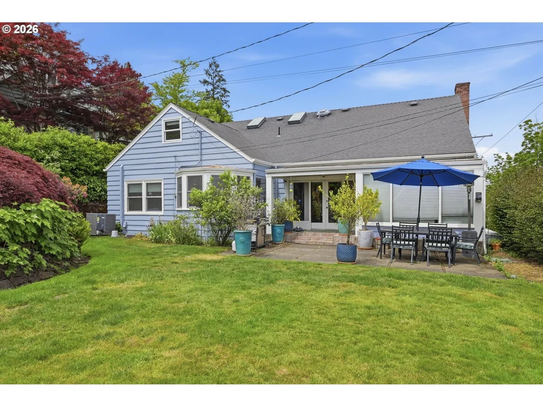 Photo of 28 W 22nd AVE