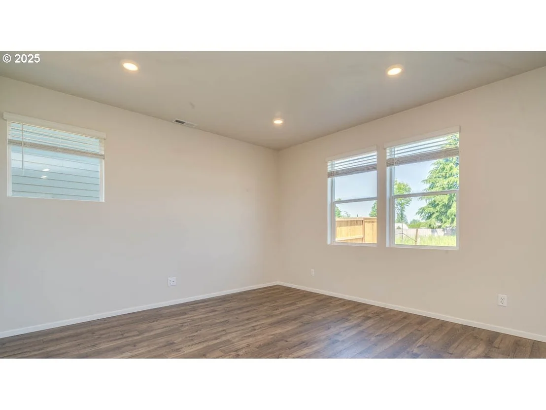 Photo of 416 Reno ST NE