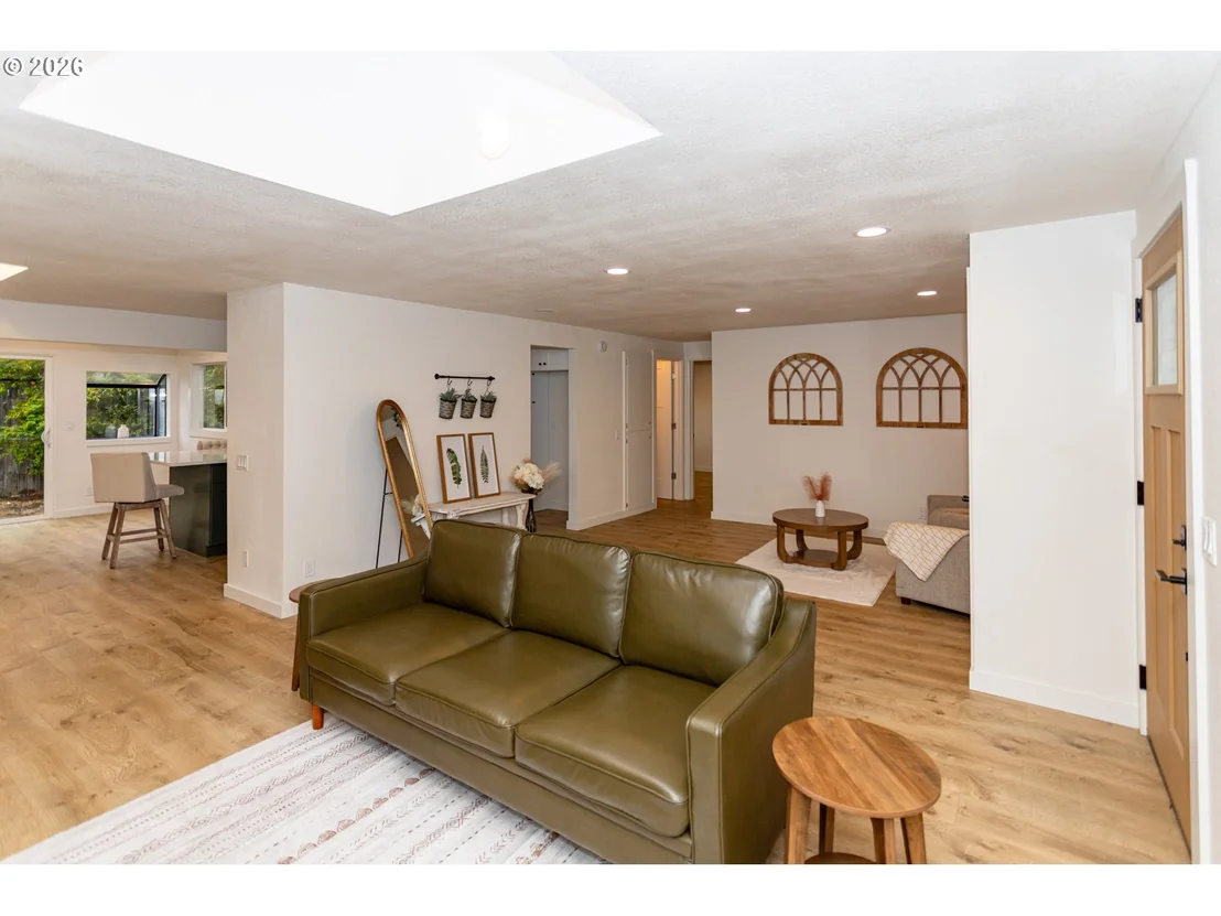Photo of 395 E 46TH AVE